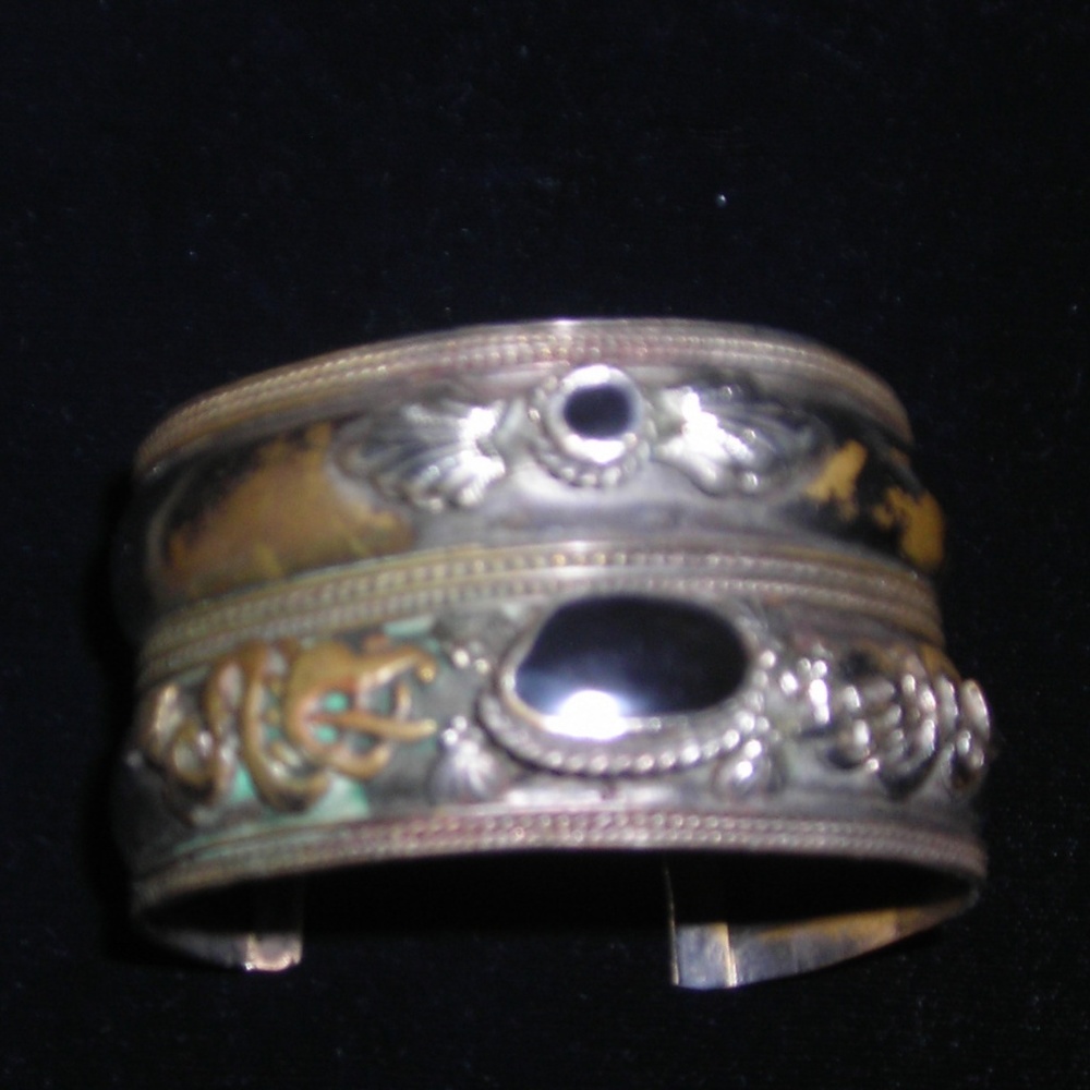 Bracelet,Vintage cuff,1 1/2" hi , designs,patina
